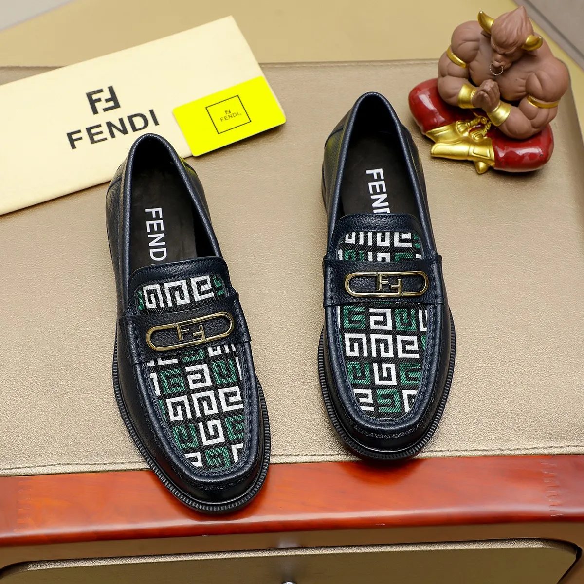 Men's shoes💰460 🕷🕷【FENDI】The latest men's formal leather shoes🇨🇳Classic series not to be missed💯The first layer is made of imported first-layer cowhide☘Original quality, the leather is smooth and delicate🎋The version is awesome, the perfect streamlined outline🍇🐮Leather lining, color, size 38-45...